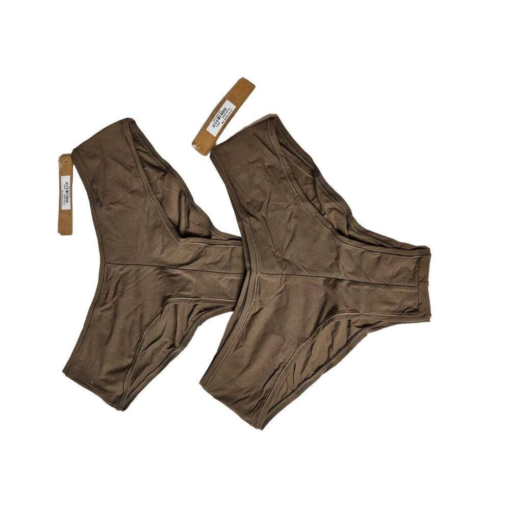 2 PAIR SKIMS V‎ CUT PANTY NWT
